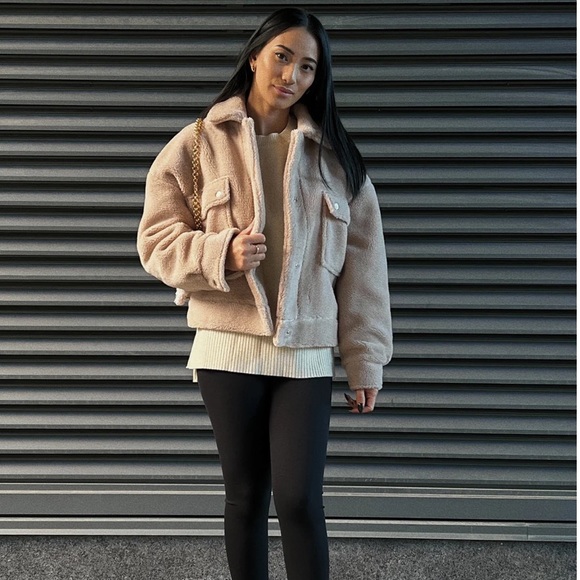 ⭐️C'EST MOI SHERPA CROP JACKET. NWT - Picture 1 of 8